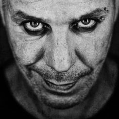 Lindemann_face_closeup