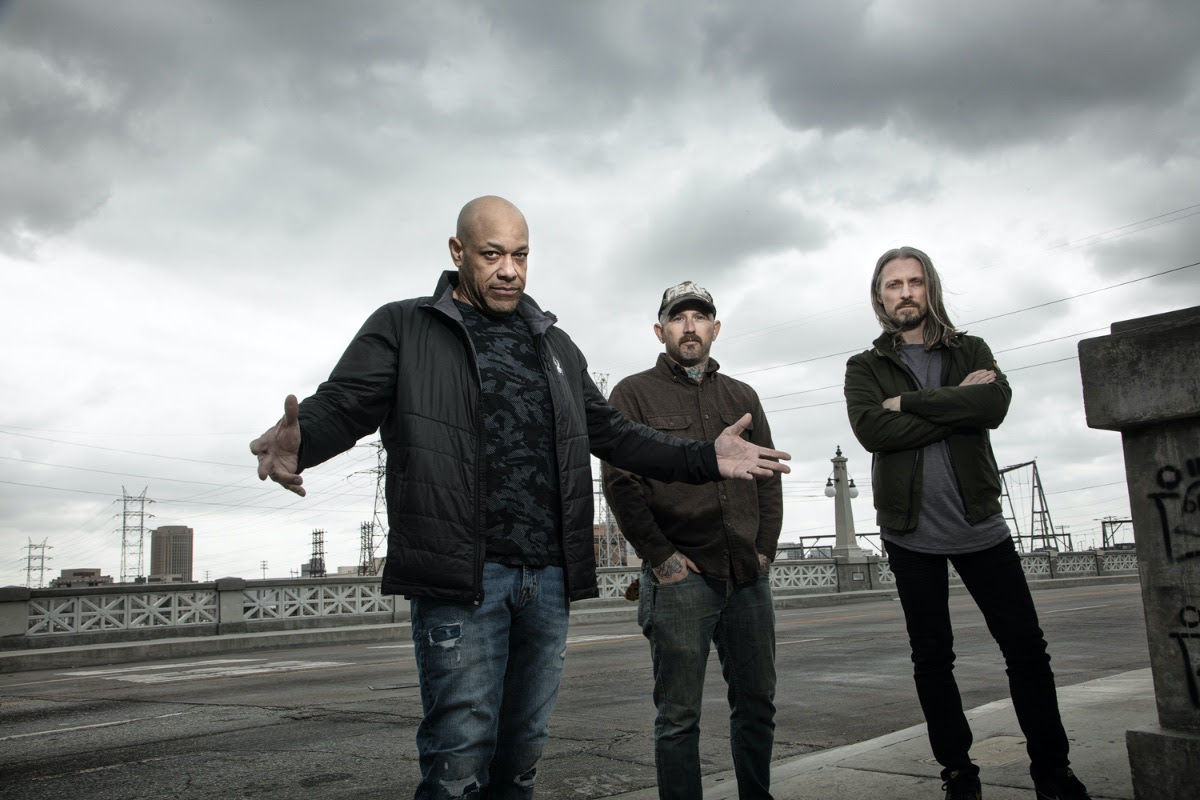 Light The Torch julkaisi musiikkivideon kappaleelleen The