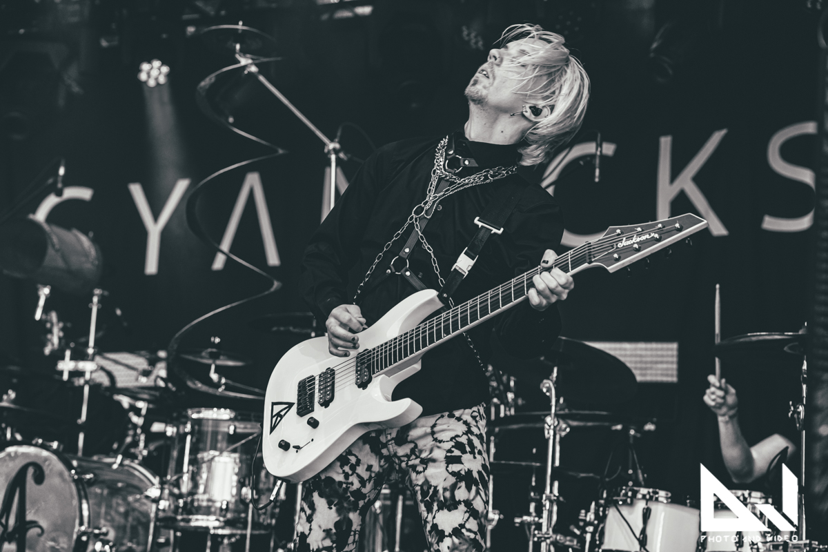 Cyan Kicks K_AJJohanssonPhoto-16