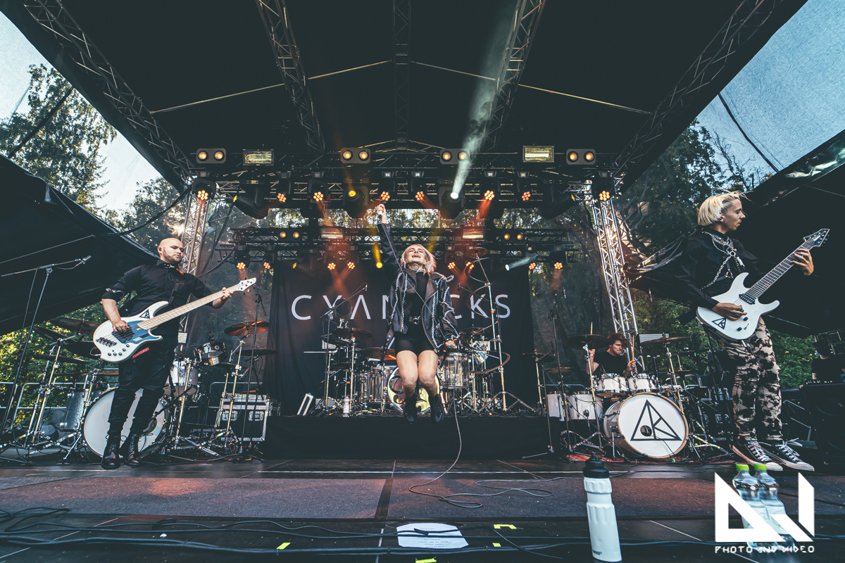 Cyan Kicks K_AJJohanssonPhoto-27