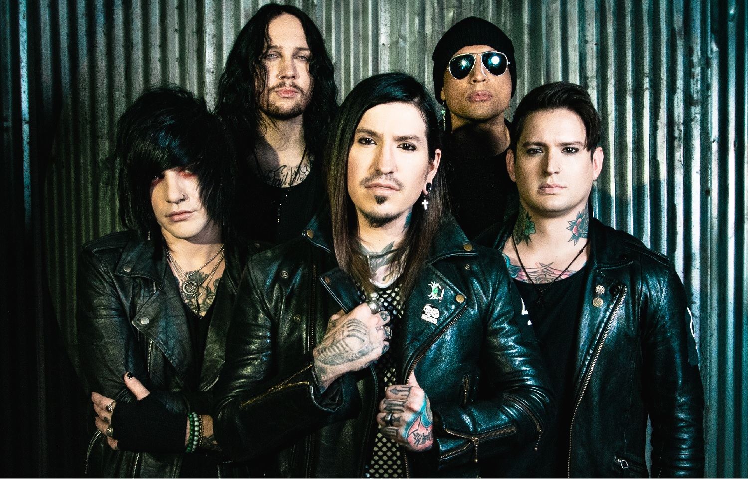 Escape The Fate julkaisi uuden kappaleen "Cheers To Goodbye" mukana