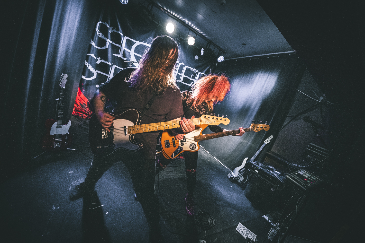 Stoned Statues valloitti Mustan Kynnyksen Katso kuvat keikalta