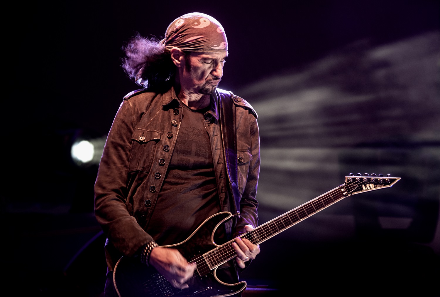 Entinen KISS-kitaristi Bruce Kulick Suomeen toukokuun lopussa - KaaosZine