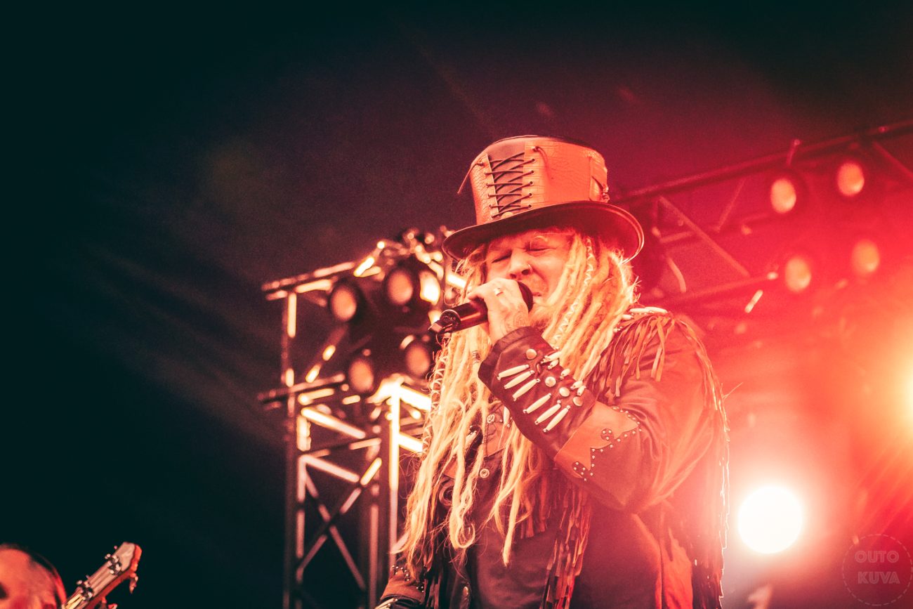 tutustutaan-artisteihin-jonne-j-rvel-korpiklaani-kaaoszine